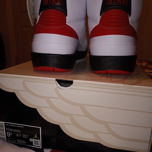 Air jordans 2 Retro Chicago - Picture 4 of 5
